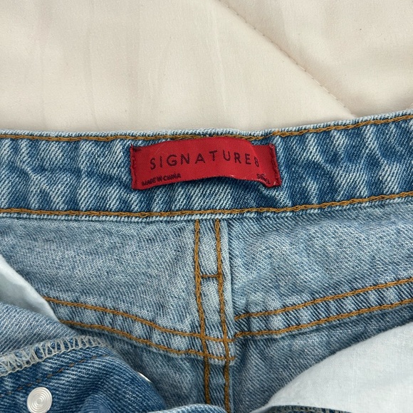 Signature Blue Distressed Jean Shorts Relaxed Fit - Picture 3 of 3